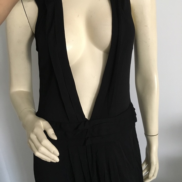 St. John couture black sleeveless dress w/plunge neckline - Picture 6 of 14